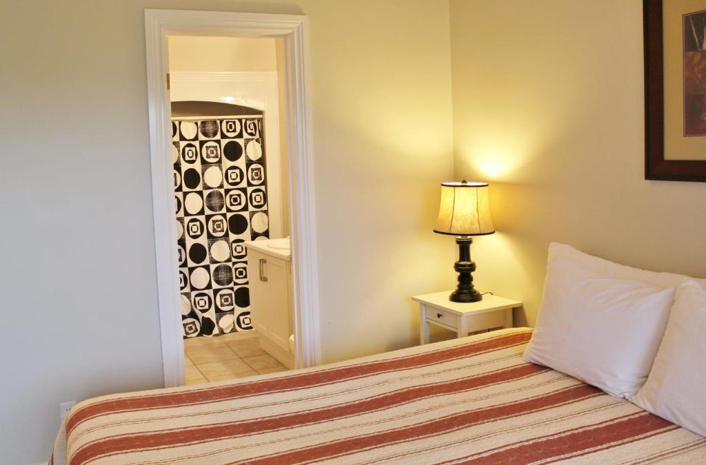 Highlands Four Season Resort Calabogie Room photo